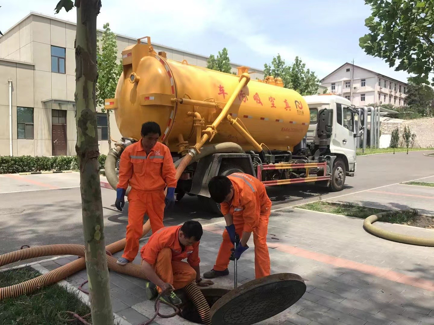 平山化粪池清理与5-8吨吸粪车施工效率分析
